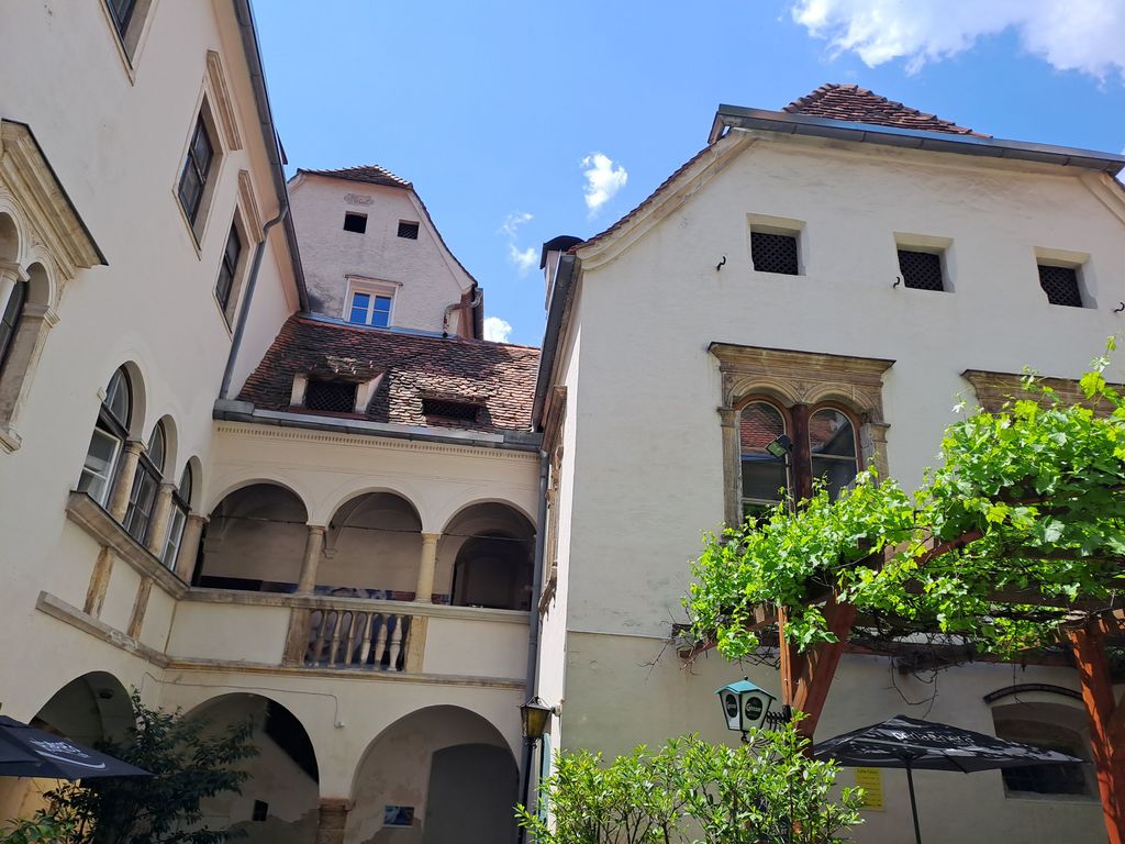 Datei:Sackstraße 12, Arkaden westseitig.jpg