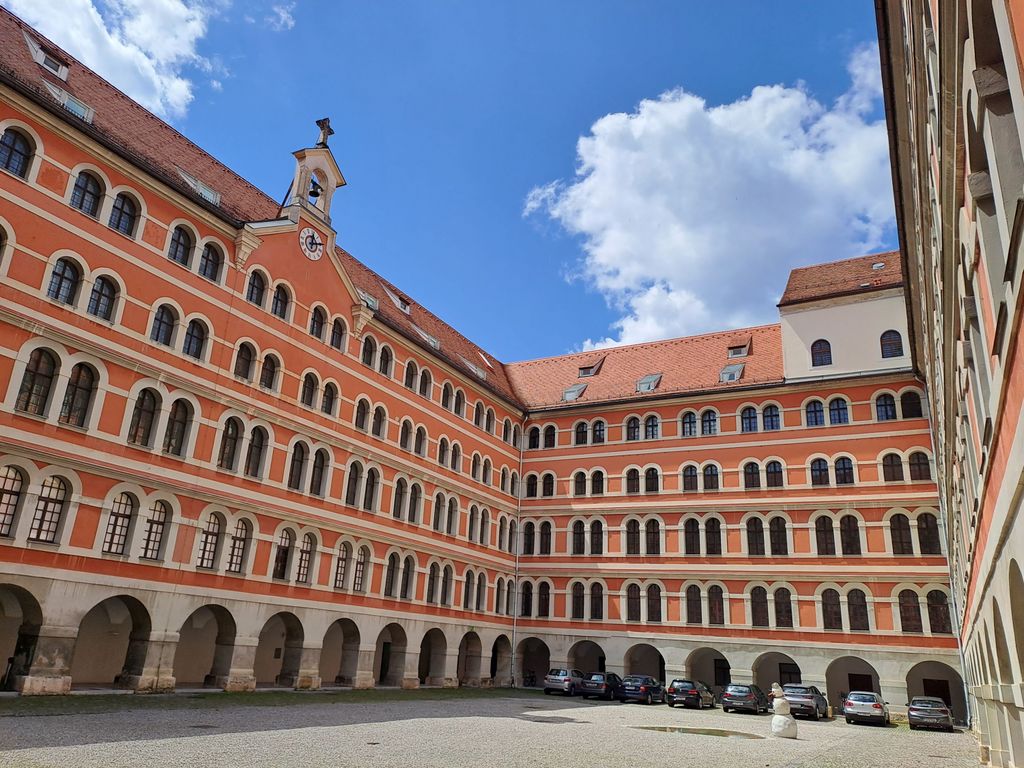 Datei:Bürgergasse 2, Hof südwestlich.jpg