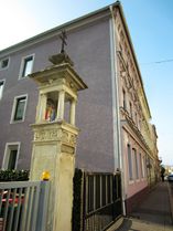 Kreuzsäule neben der Straße - 2016